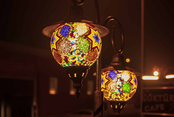 Comment utiliser les motifs orientaux dans sa décoration intérieure ?